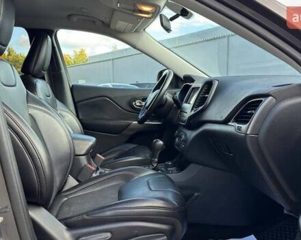 Сірий Джип Cherokee, об'ємом двигуна 1.99 л та пробігом 117 тис. км за 17500 $, фото 17 на Automoto.ua