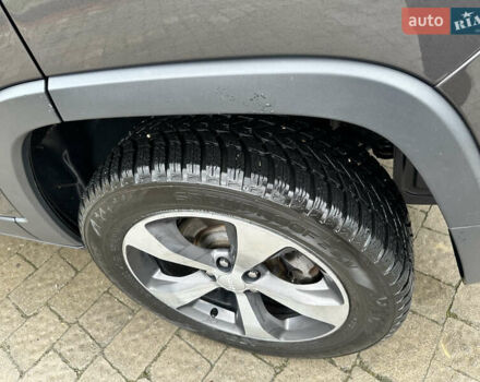 Сірий Джип Cherokee, об'ємом двигуна 2 л та пробігом 142 тис. км за 17100 $, фото 2 на Automoto.ua