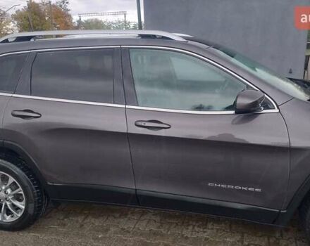 Джип Чероки 2018 в Киеве на Automoto.ua Серый Джип Чероки, объемом двигателя 3.2 л и пробегом 103 тыс. км за 17500 $, фото 12 на Automoto.ua