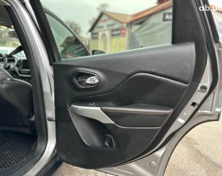 Серый Джип Чероки, объемом двигателя 2.4 л и пробегом 152 тыс. км за 15490 $, фото 18 на Automoto.ua