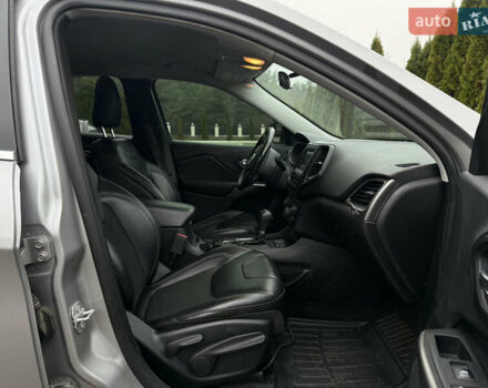 Серый Джип Чероки, объемом двигателя 2.36 л и пробегом 142 тыс. км за 14200 $, фото 22 на Automoto.ua