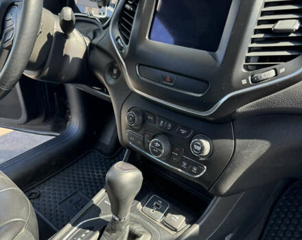 Серый Джип Чероки, объемом двигателя 2.4 л и пробегом 110 тыс. км за 21000 $, фото 10 на Automoto.ua