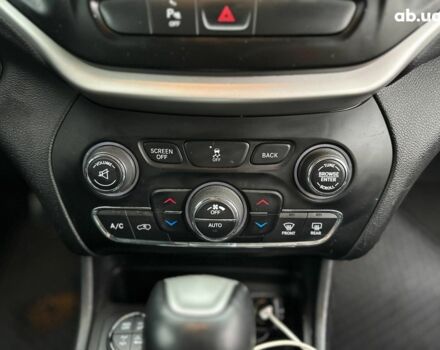 Серый Джип Чероки, объемом двигателя 2.4 л и пробегом 152 тыс. км за 15490 $, фото 26 на Automoto.ua