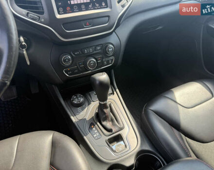 Сірий Джип Cherokee, об'ємом двигуна 3.24 л та пробігом 168 тис. км за 14300 $, фото 15 на Automoto.ua