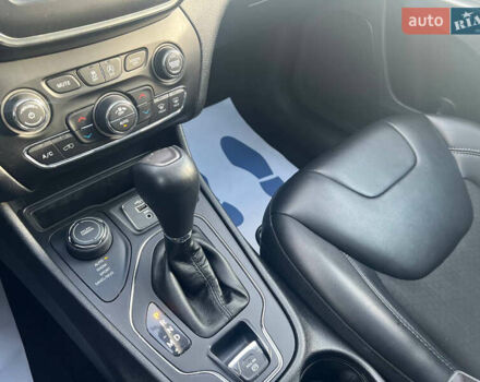 Серый Джип Чероки, объемом двигателя 2.36 л и пробегом 139 тыс. км за 16200 $, фото 11 на Automoto.ua