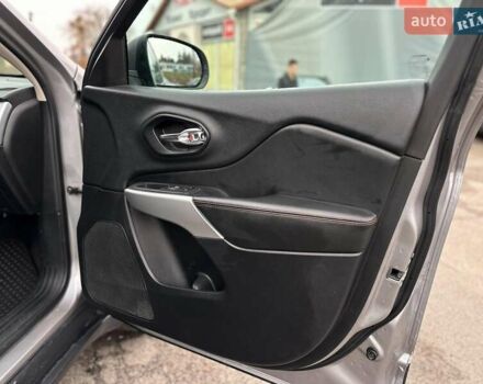 Серый Джип Чероки, объемом двигателя 2.4 л и пробегом 152 тыс. км за 15490 $, фото 21 на Automoto.ua