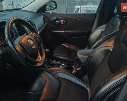 Джип Чероки 2018 в Киеве на Automoto.ua Серый Джип Чероки, объемом двигателя 3.2 л и пробегом 103 тыс. км за 17500 $, фото 4 на Automoto.ua