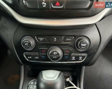 Серый Джип Чероки, объемом двигателя 2.4 л и пробегом 152 тыс. км за 15490 $, фото 26 на Automoto.ua