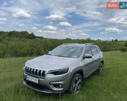 Серый Джип Чероки, объемом двигателя 2.4 л и пробегом 112 тыс. км за 18900 $, фото 2 на Automoto.ua