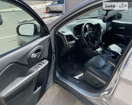 Сірий Джип Cherokee, об'ємом двигуна 3.2 л та пробігом 112 тис. км за 23800 $, фото 7 на Automoto.ua