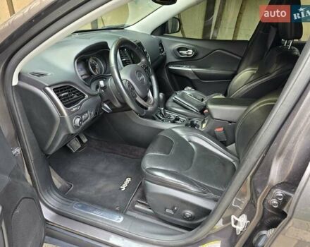 Серый Джип Чероки, объемом двигателя 2.4 л и пробегом 113 тыс. км за 15999 $, фото 4 на Automoto.ua