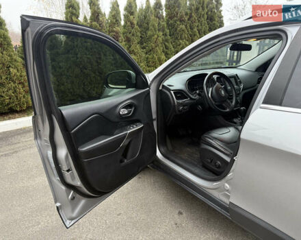 Серый Джип Чероки, объемом двигателя 2.36 л и пробегом 142 тыс. км за 14200 $, фото 16 на Automoto.ua