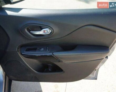 Сірий Джип Cherokee, об'ємом двигуна 3.2 л та пробігом 48 тис. км за 18000 $, фото 5 на Automoto.ua