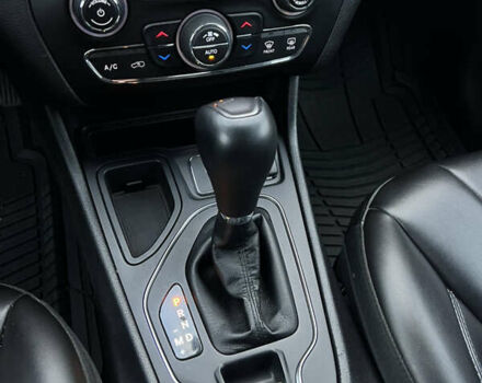 Серый Джип Чероки, объемом двигателя 3.24 л и пробегом 103 тыс. км за 16999 $, фото 31 на Automoto.ua