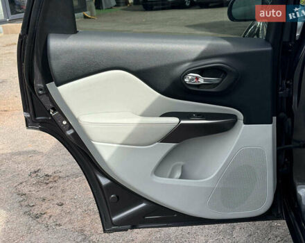 Серый Джип Чероки, объемом двигателя 3.2 л и пробегом 108 тыс. км за 21290 $, фото 18 на Automoto.ua