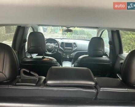 Серый Джип Чероки, объемом двигателя 2.36 л и пробегом 139 тыс. км за 17770 $, фото 6 на Automoto.ua