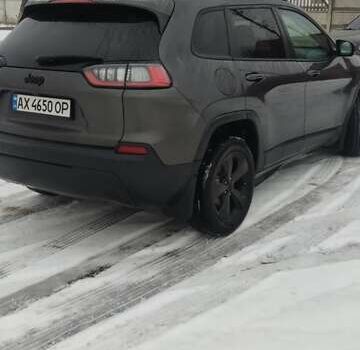 Сірий Джип Cherokee, об'ємом двигуна 2.36 л та пробігом 85 тис. км за 19500 $, фото 5 на Automoto.ua