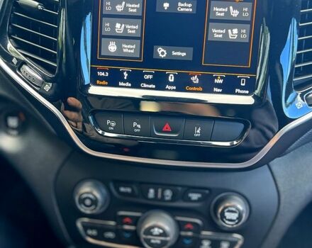 Сірий Джип Cherokee, об'ємом двигуна 3.2 л та пробігом 13 тис. км за 23999 $, фото 7 на Automoto.ua
