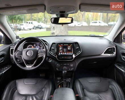 Сірий Джип Cherokee, об'ємом двигуна 3.24 л та пробігом 157 тис. км за 18500 $, фото 12 на Automoto.ua