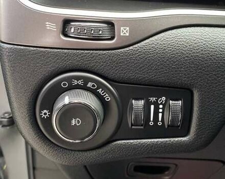 Сірий Джип Cherokee, об'ємом двигуна 3.24 л та пробігом 125 тис. км за 19000 $, фото 18 на Automoto.ua