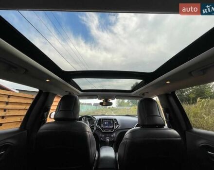 Серый Джип Чероки, объемом двигателя 3.2 л и пробегом 122 тыс. км за 18499 $, фото 1 на Automoto.ua