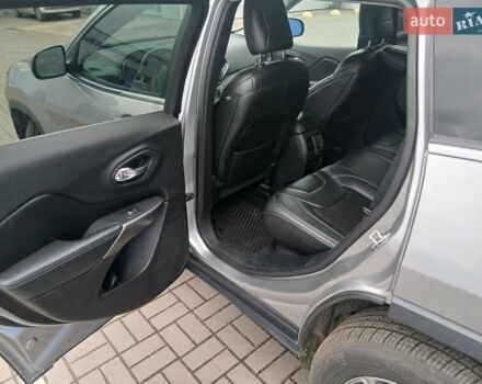 Серый Джип Чероки, объемом двигателя 2.36 л и пробегом 129 тыс. км за 13200 $, фото 16 на Automoto.ua