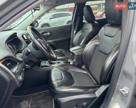 Серый Джип Чероки, объемом двигателя 2.36 л и пробегом 90 тыс. км за 16990 $, фото 7 на Automoto.ua