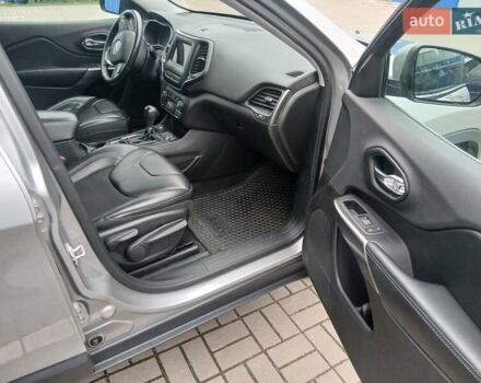 Серый Джип Чероки, объемом двигателя 2.36 л и пробегом 129 тыс. км за 13200 $, фото 14 на Automoto.ua