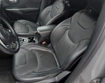 Серый Джип Чероки, объемом двигателя 2.4 л и пробегом 111 тыс. км за 17300 $, фото 6 на Automoto.ua