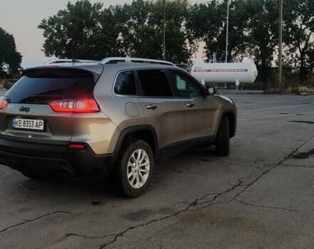 Серый Джип Чероки, объемом двигателя 2.4 л и пробегом 142 тыс. км за 14100 $, фото 2 на Automoto.ua