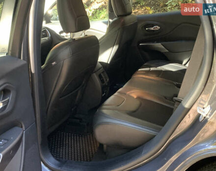 Серый Джип Чероки, объемом двигателя 2.36 л и пробегом 80 тыс. км за 17200 $, фото 5 на Automoto.ua