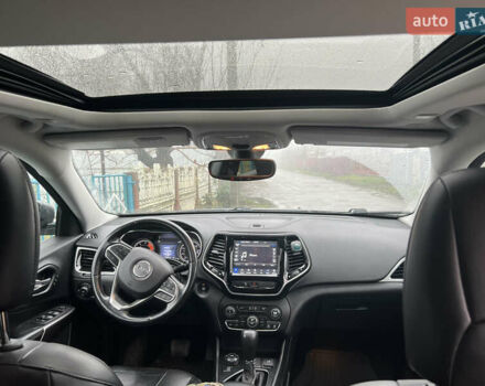 Серый Джип Чероки, объемом двигателя 1.99 л и пробегом 107 тыс. км за 21700 $, фото 7 на Automoto.ua