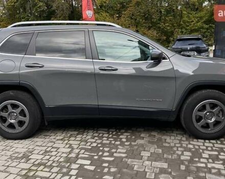 Сірий Джип Cherokee, об'ємом двигуна 3.24 л та пробігом 125 тис. км за 19000 $, фото 8 на Automoto.ua