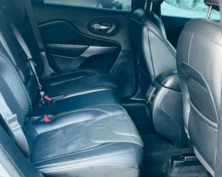 Серый Джип Чероки, объемом двигателя 3.2 л и пробегом 38 тыс. км за 14500 $, фото 11 на Automoto.ua