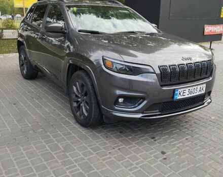 Сірий Джип Cherokee, об'ємом двигуна 3.24 л та пробігом 133 тис. км за 18000 $, фото 2 на Automoto.ua