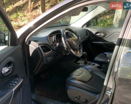 Серый Джип Чероки, объемом двигателя 2.36 л и пробегом 80 тыс. км за 17200 $, фото 4 на Automoto.ua