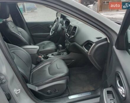 Серый Джип Чероки, объемом двигателя 2.4 л и пробегом 111 тыс. км за 17300 $, фото 3 на Automoto.ua