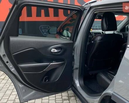 Сірий Джип Cherokee, об'ємом двигуна 3.24 л та пробігом 125 тис. км за 19000 $, фото 24 на Automoto.ua