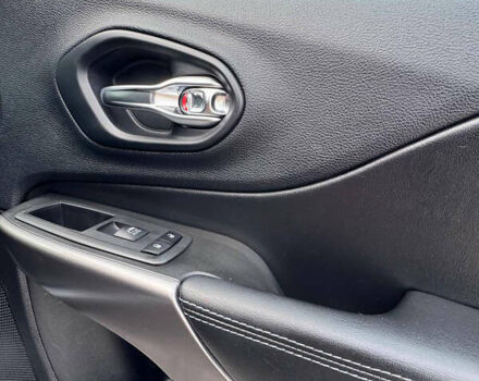 Серый Джип Чероки, объемом двигателя 2.4 л и пробегом 220 тыс. км за 15999 $, фото 17 на Automoto.ua