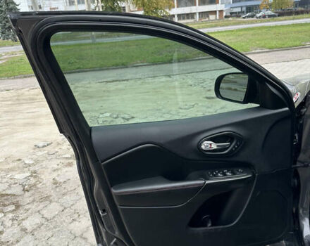 Джип Чероки 2019 в Черкассах на Automoto.ua Серый Джип Чероки, объемом двигателя 3.2 л и пробегом 70 тыс. км за 21500 $, фото 19 на Automoto.ua