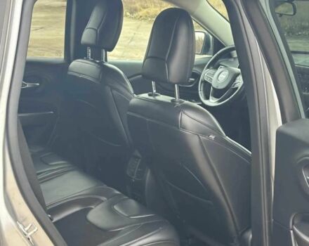 Серый Джип Чероки, объемом двигателя 0 л и пробегом 111 тыс. км за 11000 $, фото 5 на Automoto.ua