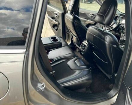 Сірий Джип Cherokee, об'ємом двигуна 2.4 л та пробігом 156 тис. км за 2900 $, фото 9 на Automoto.ua