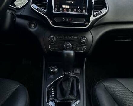 Серый Джип Чероки, объемом двигателя 3.2 л и пробегом 182 тыс. км за 14800 $, фото 10 на Automoto.ua