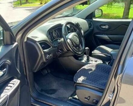 Серый Джип Чероки, объемом двигателя 0 л и пробегом 92 тыс. км за 17000 $, фото 3 на Automoto.ua