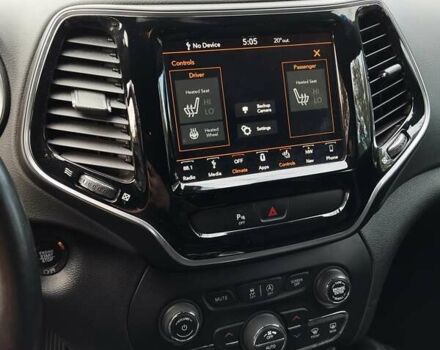 Сірий Джип Cherokee, об'ємом двигуна 3.24 л та пробігом 133 тис. км за 18000 $, фото 12 на Automoto.ua