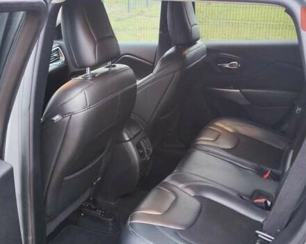 Серый Джип Чероки, объемом двигателя 2.36 л и пробегом 121 тыс. км за 14500 $, фото 5 на Automoto.ua