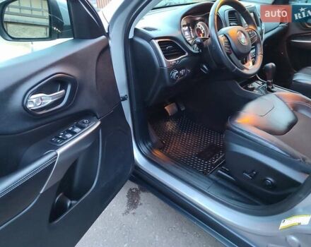 Серый Джип Чероки, объемом двигателя 3.2 л и пробегом 205 тыс. км за 15700 $, фото 15 на Automoto.ua