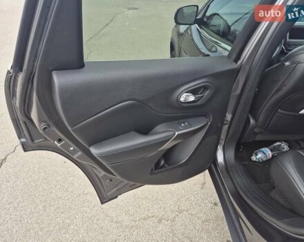 Сірий Джип Cherokee, об'ємом двигуна 2.36 л та пробігом 60 тис. км за 16500 $, фото 12 на Automoto.ua