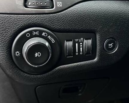 Серый Джип Чероки, объемом двигателя 3.2 л и пробегом 182 тыс. км за 14800 $, фото 14 на Automoto.ua