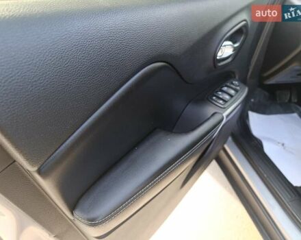 Серый Джип Чероки, объемом двигателя 2.36 л и пробегом 107 тыс. км за 15100 $, фото 9 на Automoto.ua